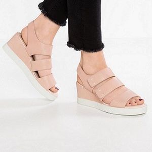 Ecco Shape Wedge Plateau Sandal in Blush
